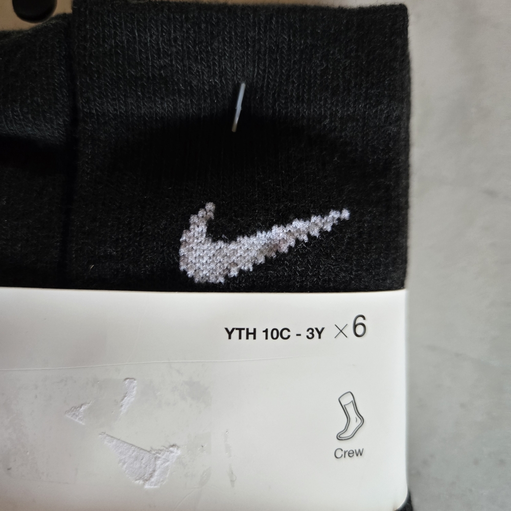 Nike Boys Black Crew Socks - 6 Pack Nike Boys Black 6 Pairs Crew Socks Dri Fit - Picture 2 of 3